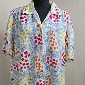 Donkenny Woman Floral Button-Up Shirt Multicolor 2X